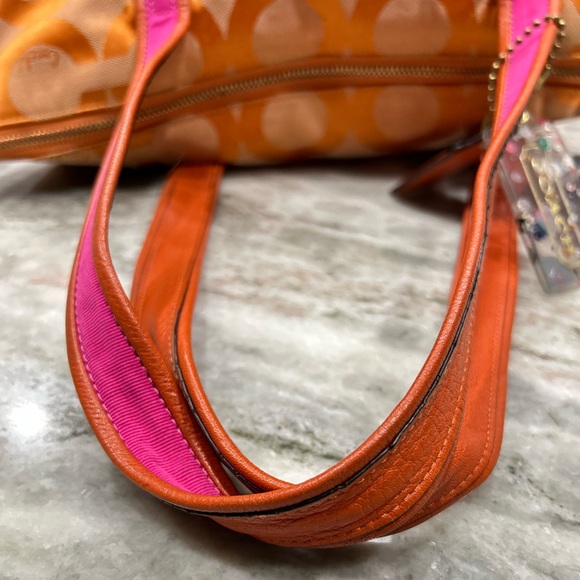 Coach Authentic Poppy Op Art Signature Jacquard Lined Shoulder/Tote Bag - Picture 6 of 12